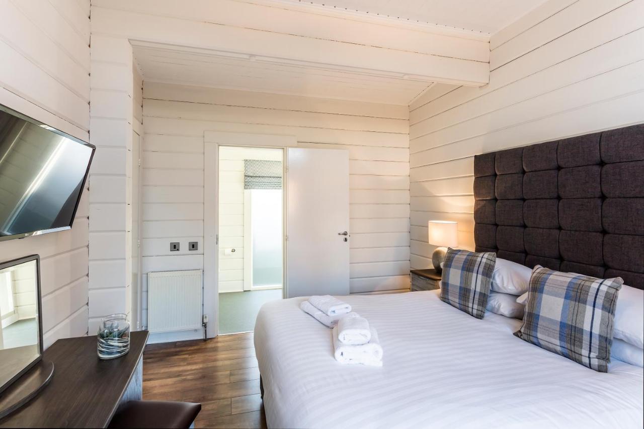Roydon Marina Village Lodges المظهر الخارجي الصورة