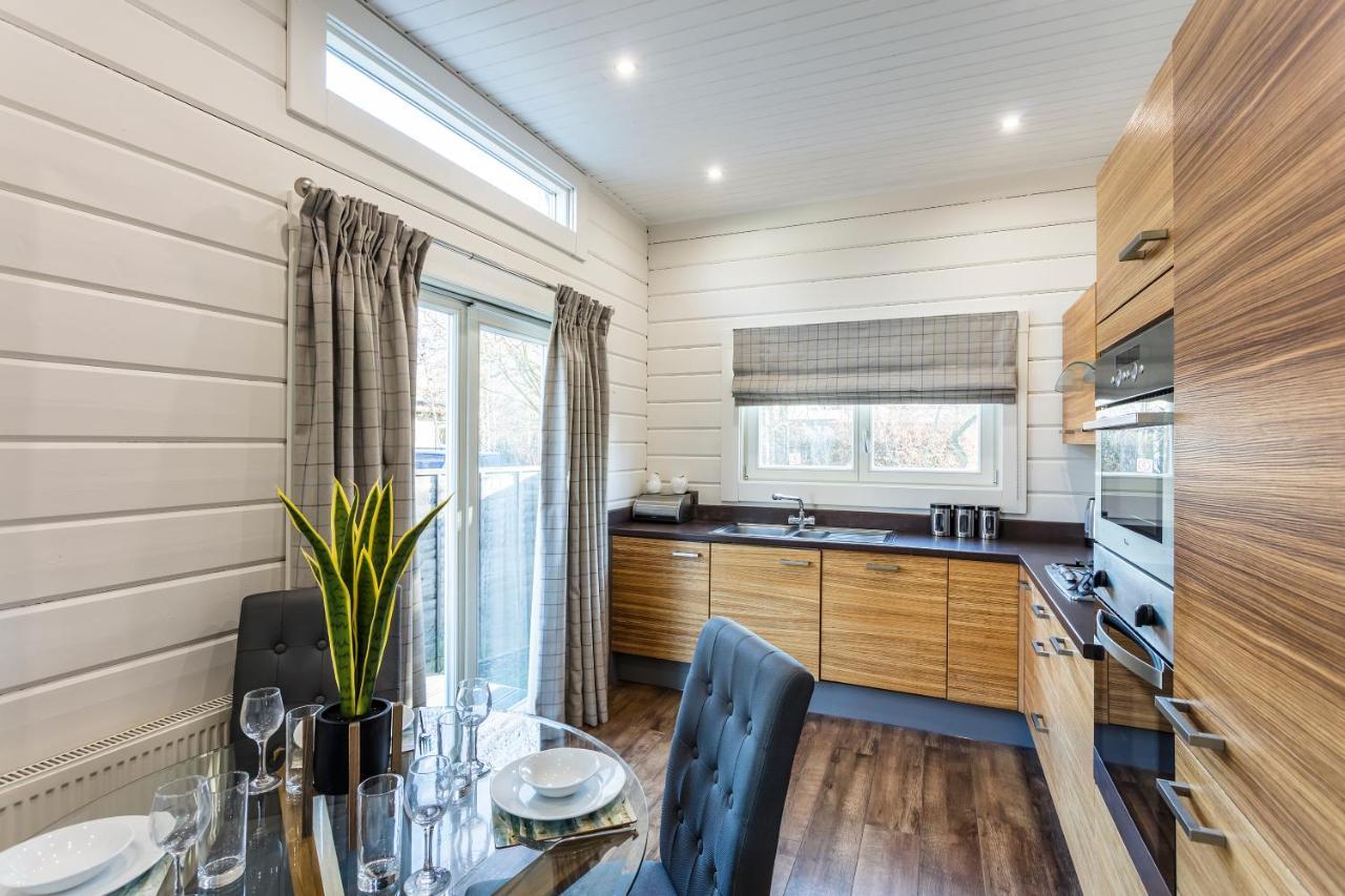 Roydon Marina Village Lodges المظهر الخارجي الصورة