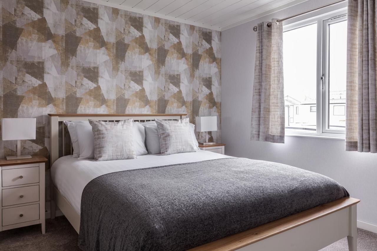 Roydon Marina Village Lodges المظهر الخارجي الصورة