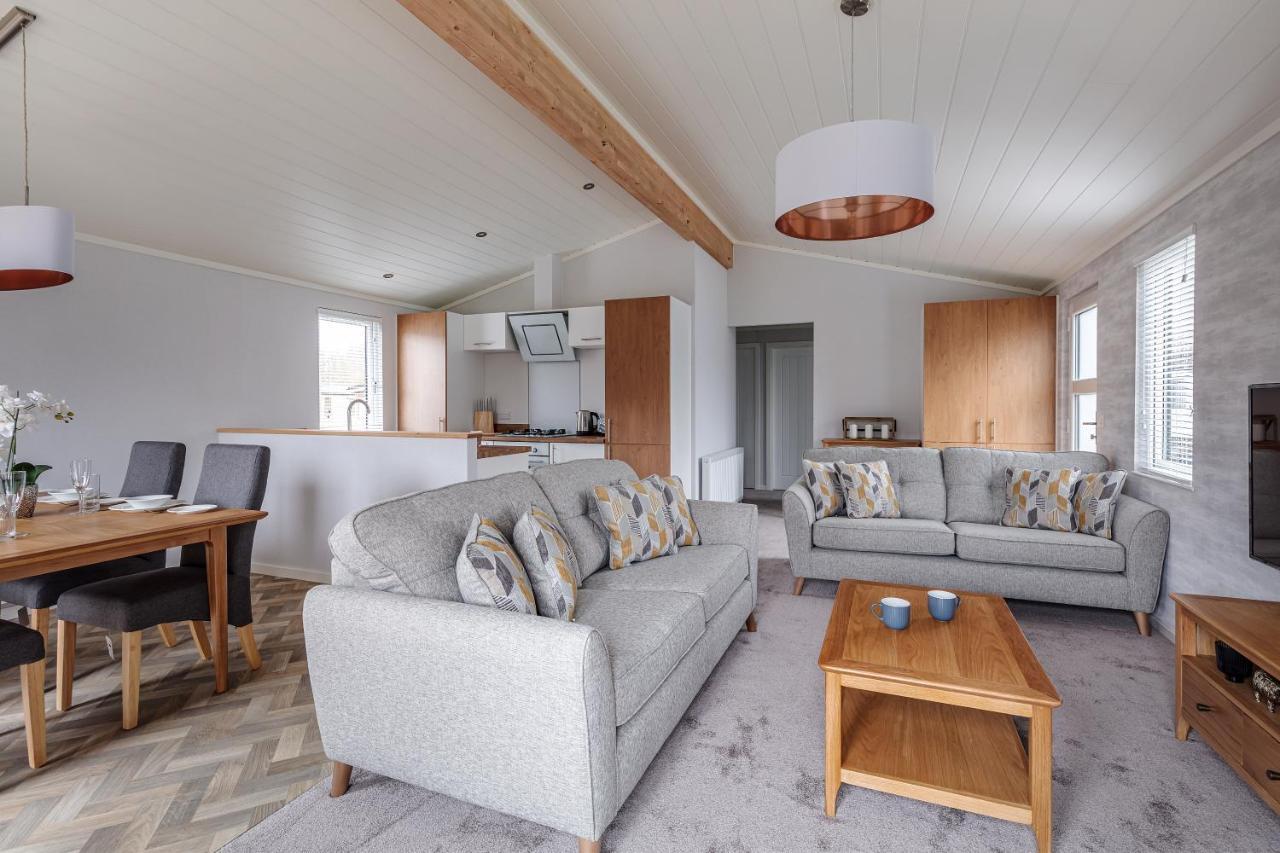 Roydon Marina Village Lodges المظهر الخارجي الصورة