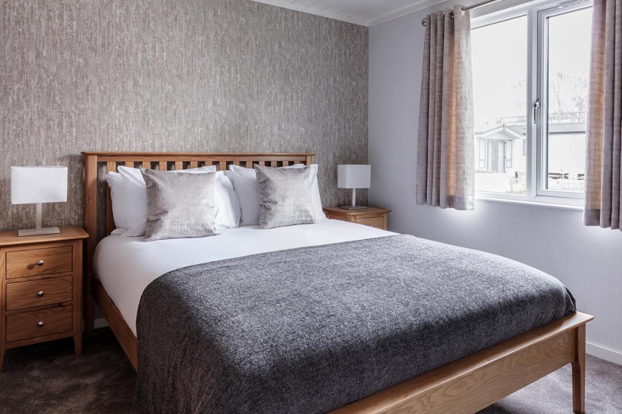 Roydon Marina Village Lodges المظهر الخارجي الصورة