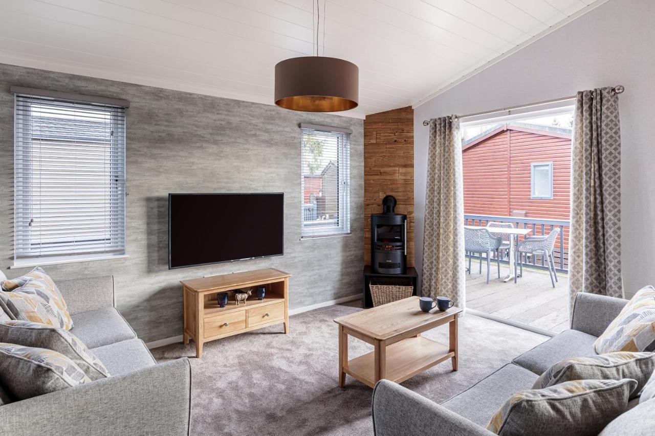 Roydon Marina Village Lodges المظهر الخارجي الصورة