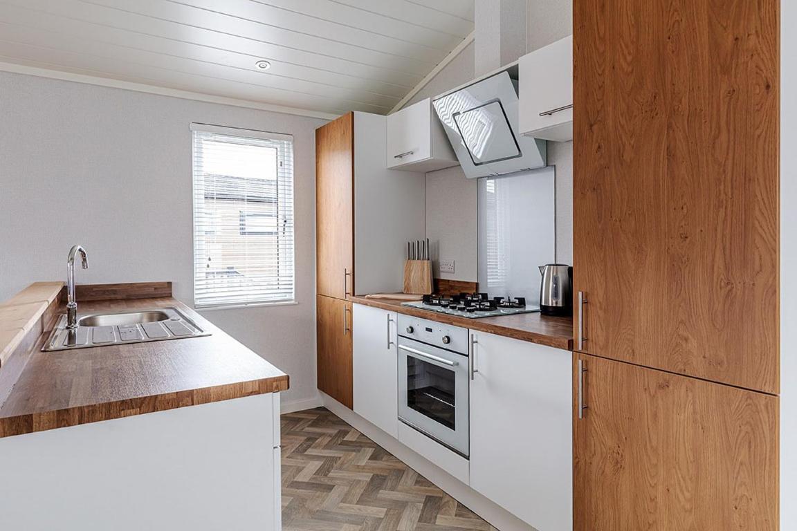 Roydon Marina Village Lodges المظهر الخارجي الصورة