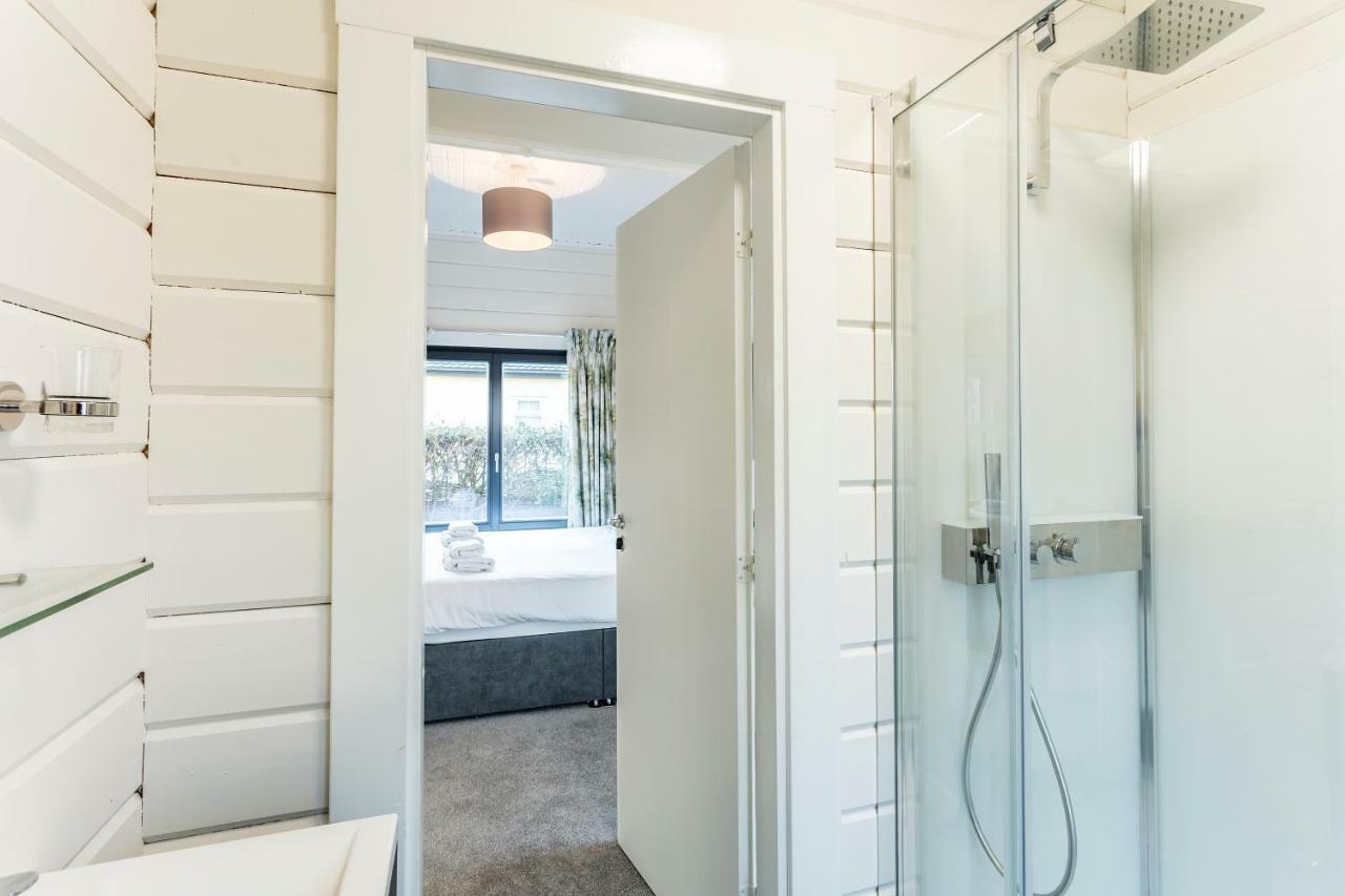 Roydon Marina Village Lodges المظهر الخارجي الصورة
