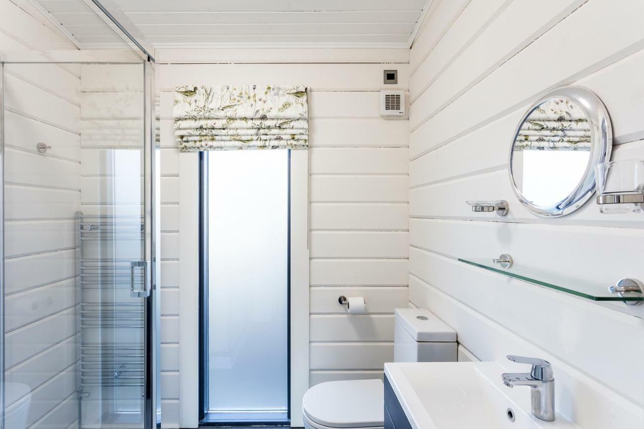 Roydon Marina Village Lodges المظهر الخارجي الصورة