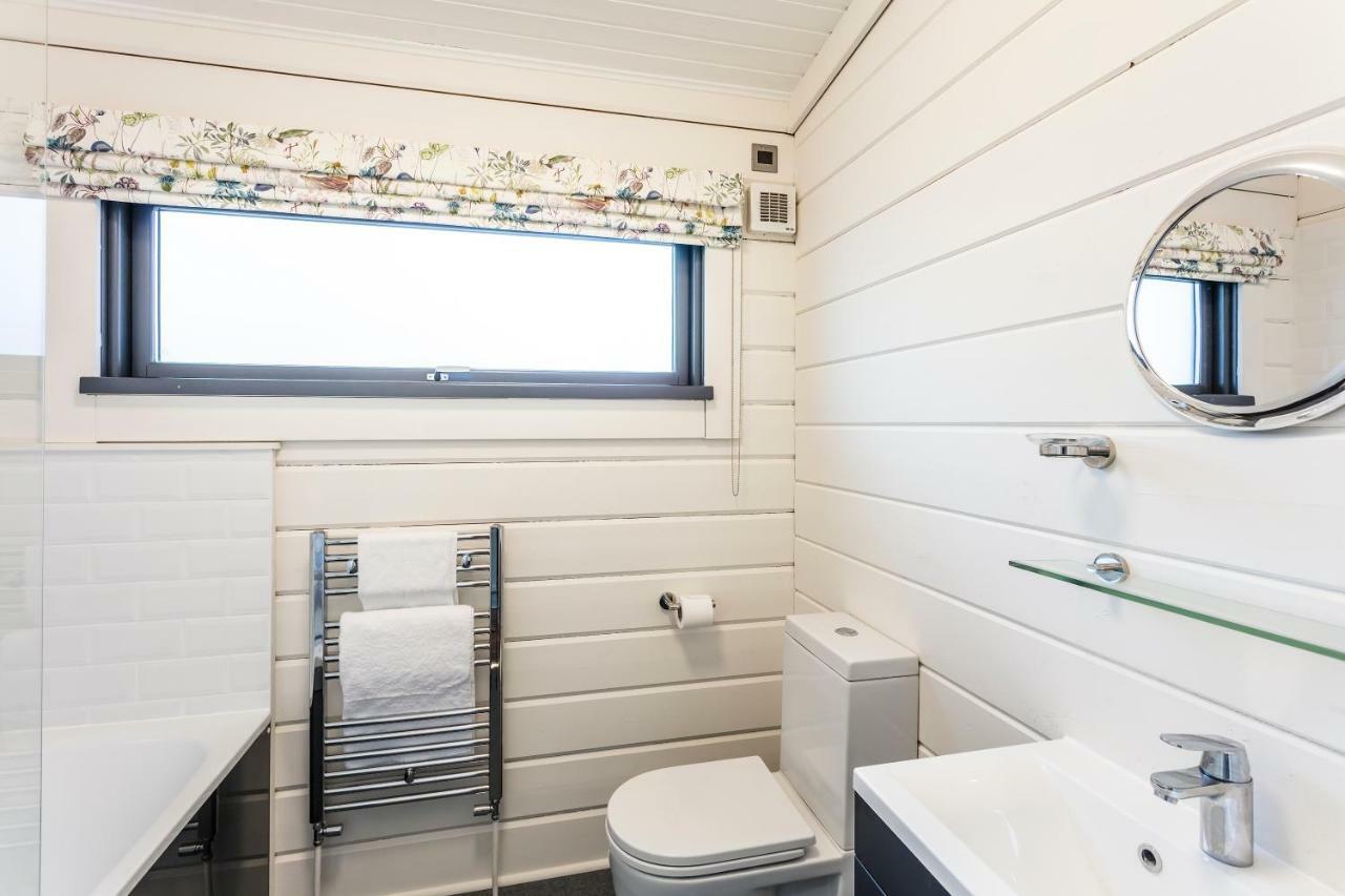 Roydon Marina Village Lodges المظهر الخارجي الصورة