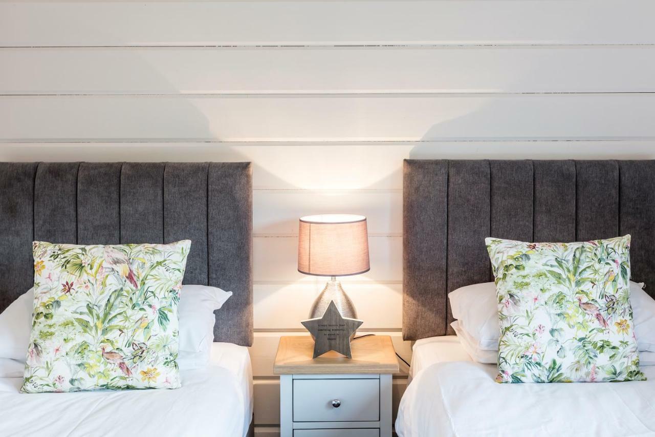 Roydon Marina Village Lodges المظهر الخارجي الصورة